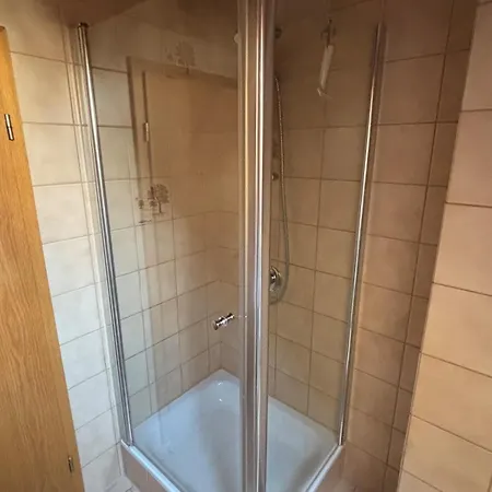 Dachgeschosswohnung Mit Wunderschoenem Gartenblick Apartamento Sonnenbühl