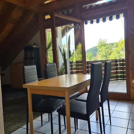 Dachgeschosswohnung Mit Wunderschoenem Gartenblick Apartamento