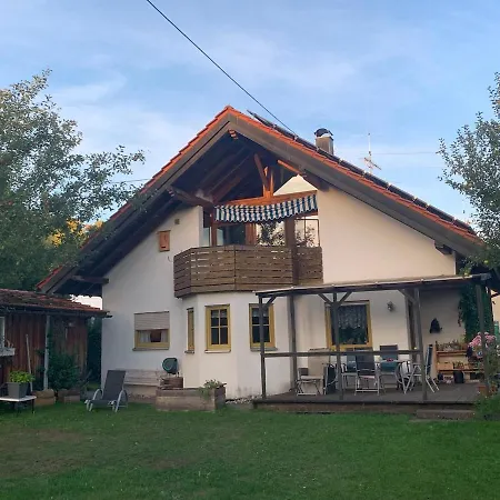 Apartamento Dachgeschosswohnung Gartenglück Sonnenbühl